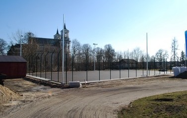 Budowa boiska wielofunkcyjnego przy Szkole Podstawowej w Tarłowie 4