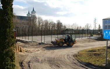 Budowa boiska wielofunkcyjnego przy Szkole Podstawowej w Tarłowie 5